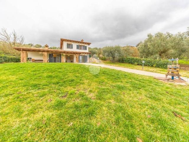 Villa Indipendente in vendita a Monte San Biagio, Roma Capitale