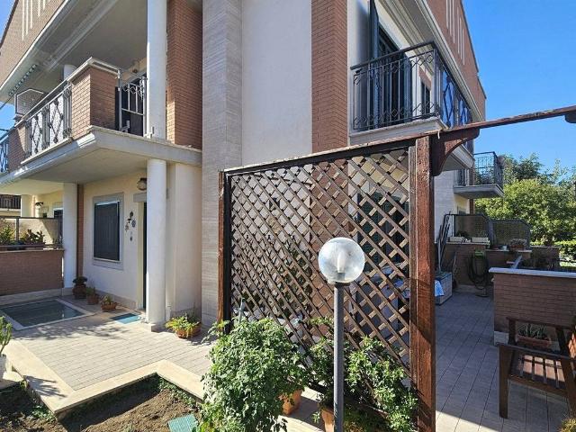 Villa Indipendente in vendita a Valle dei Corsi, Fonte Nuova