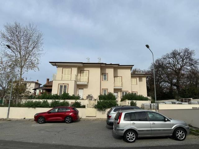 Villa Indipendente in vendita a Tor Lupara, Roma Capitale
