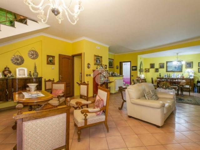Villa Indipendente in vendita a Tor Lupara, Roma Capitale