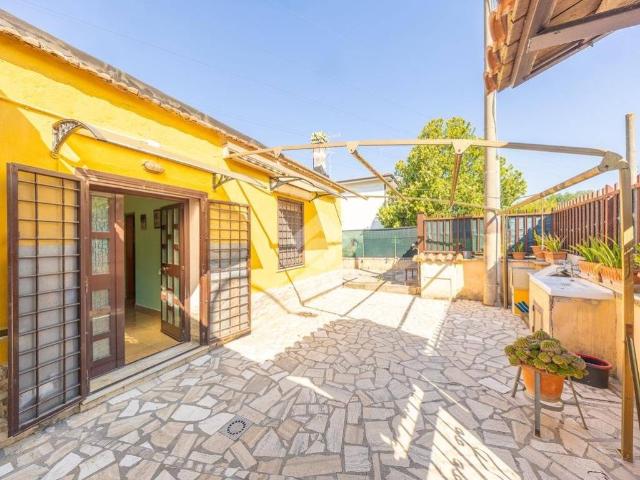 Villa Indipendente in vendita a Monte San Biagio, Roma Capitale