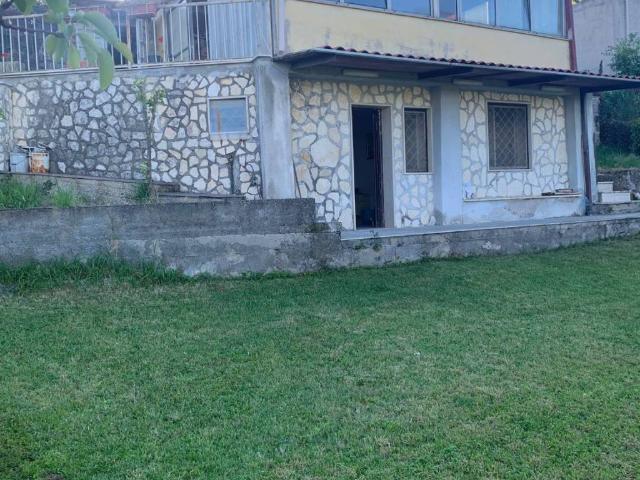 Villa Indipendente in vendita a Monte San Biagio, Roma Capitale