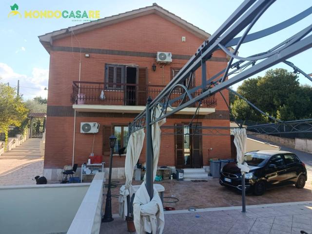 Villa Indipendente in vendita a Monte San Biagio, Fonte Nuova