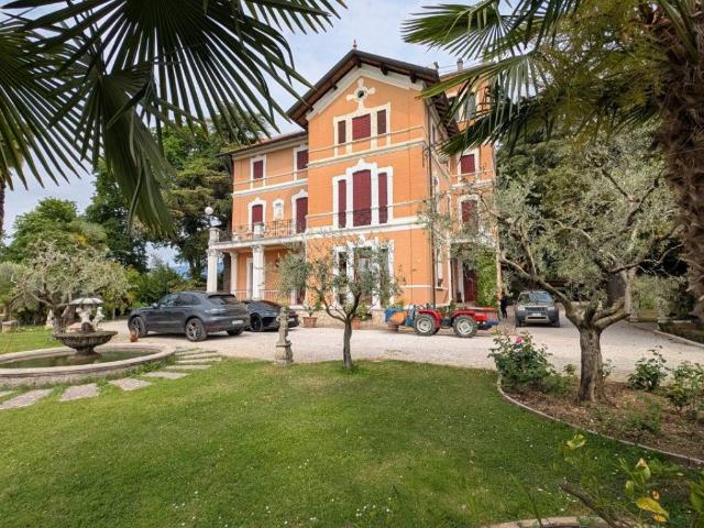 Villa Indipendente in vendita a Onè di Fonte, Veneto