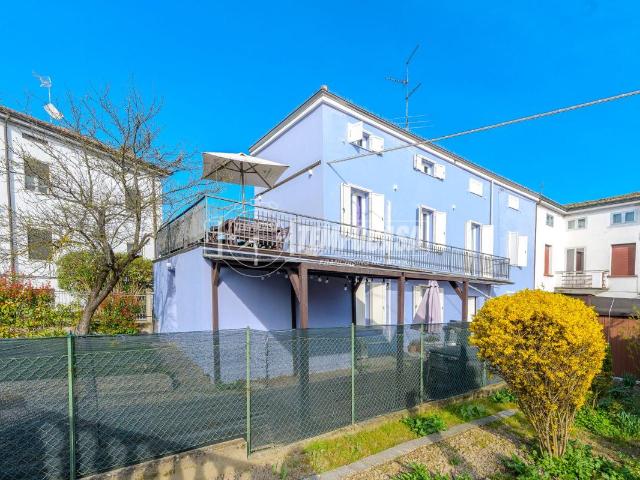 Villa Indipendente in vendita a Fontevivo, Reggio Emilia