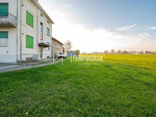 Villa Indipendente in vendita a Fontevivo, Reggio Emilia