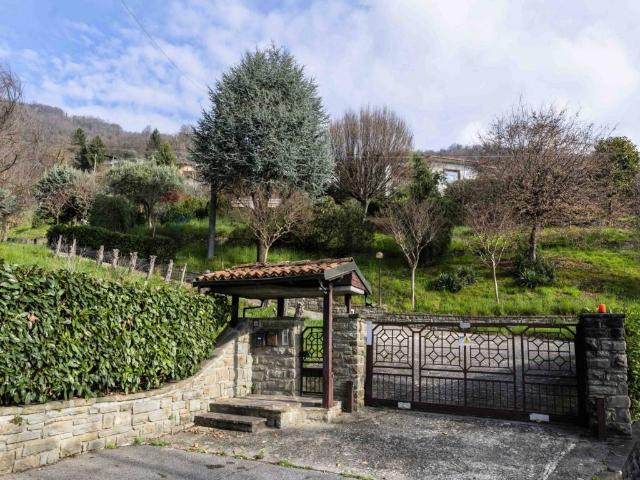 Villa Indipendente in vendita a Foresto Sparso, Lombardia