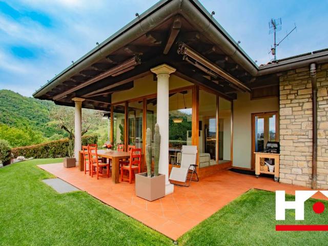 Villa Indipendente in vendita a Foresto Sparso, Lombardia