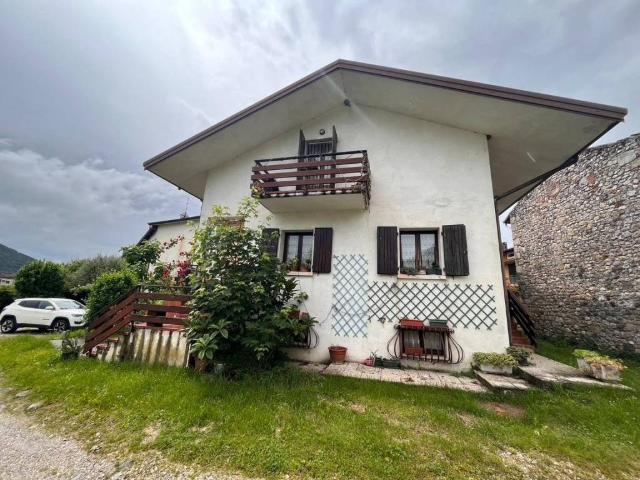 Villa Indipendente in vendita a Forgaria Nel Friuli, Friuli-Venezia Giulia