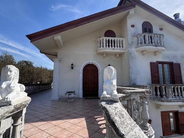 Villa Indipendente in vendita a Casal di Creta, Forino