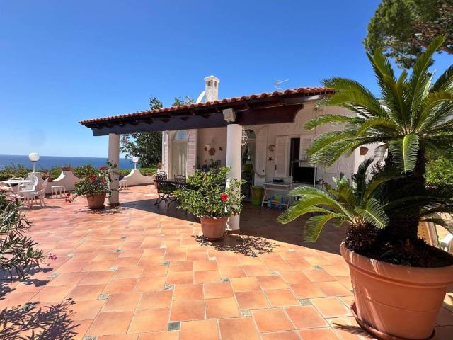 Villa Indipendente in vendita a Forio, Campania
