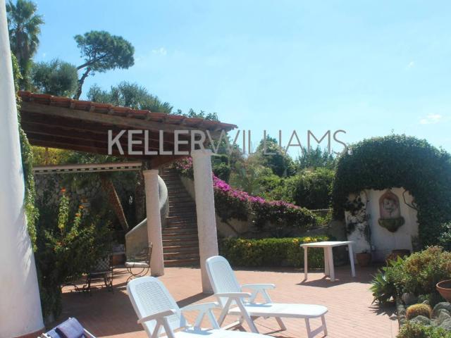 Villa Indipendente in vendita a Cuotto, Forio