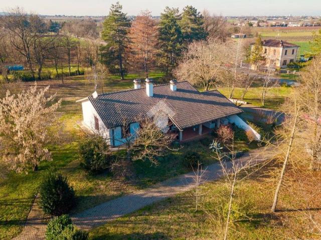 Villa Indipendente in vendita a Unione di Comuni della Romagna Forlivese, Quattro