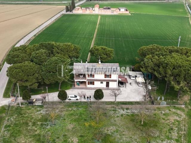 Villa Indipendente in vendita a Unione di Comuni della Romagna Forlivese, Quattro