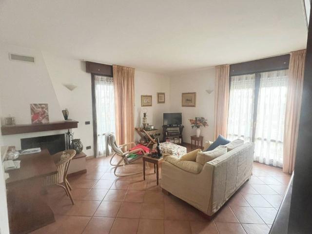 Villa Indipendente in vendita a Unione di Comuni della Romagna Forlivese, Quattro