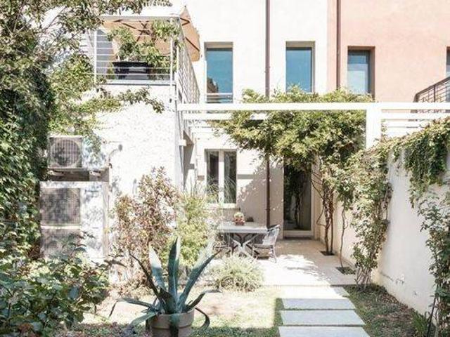 Villa Indipendente in vendita a Cotogni, Forlì
