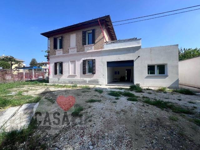 Villa Indipendente in vendita a Unione di Comuni della Romagna Forlivese, Quattro