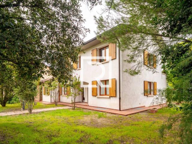 Villa Indipendente in vendita a Unione di Comuni della Romagna Forlivese, Quattro