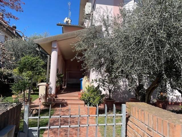 Villa Indipendente in vendita a Unione di Comuni della Romagna Forlivese, Quattro