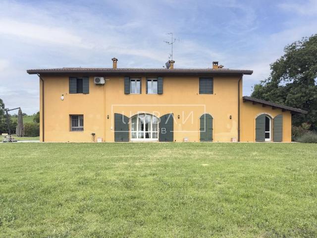 Villa Indipendente in vendita a Unione di Comuni della Romagna Forlivese, Quattro