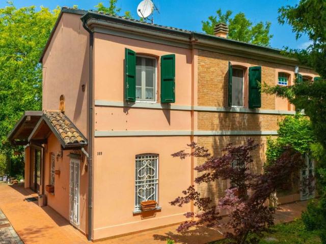 Villa Indipendente in vendita a Unione di Comuni della Romagna Forlivese, Quattro