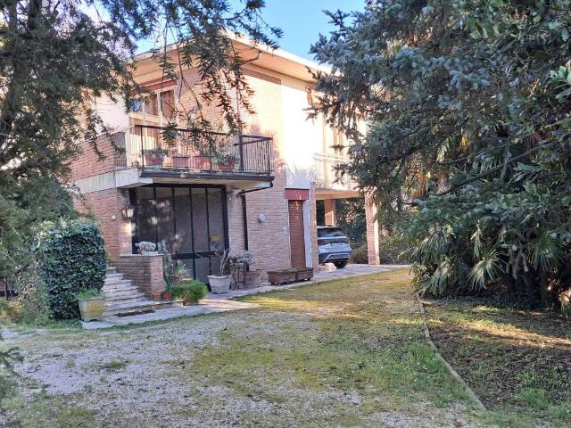 Villa Indipendente in vendita a Unione di Comuni della Romagna Forlivese, Quattro