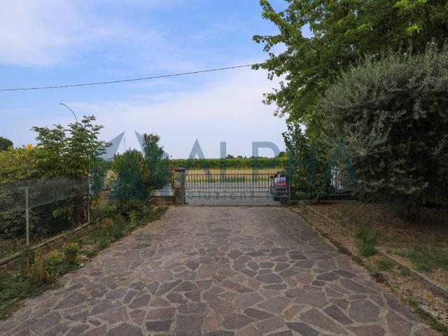 Villa Indipendente in vendita a Unione di Comuni della Romagna Forlivese, Quattro