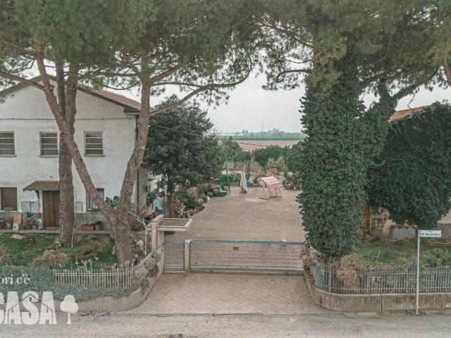 Villa Indipendente in vendita a Unione di Comuni della Romagna Forlivese, Quattro