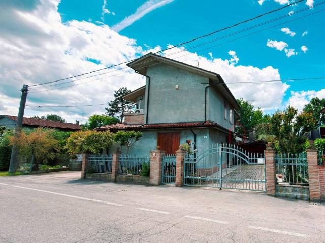 Villa Indipendente in vendita a Unione di Comuni della Romagna Forlivese, Quattro