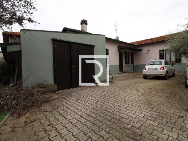 Villa Indipendente in vendita a Musicisti, Forlì