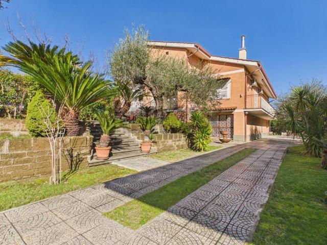 Villa Indipendente in vendita a Roma Capitale, Lazio