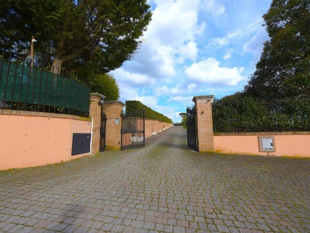 Villa Indipendente in vendita a Roma Capitale, Lazio