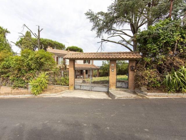 Villa Indipendente in vendita a Roma Capitale, Lazio