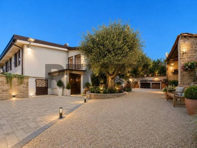 Villa Indipendente in vendita a Roma Capitale, Lazio