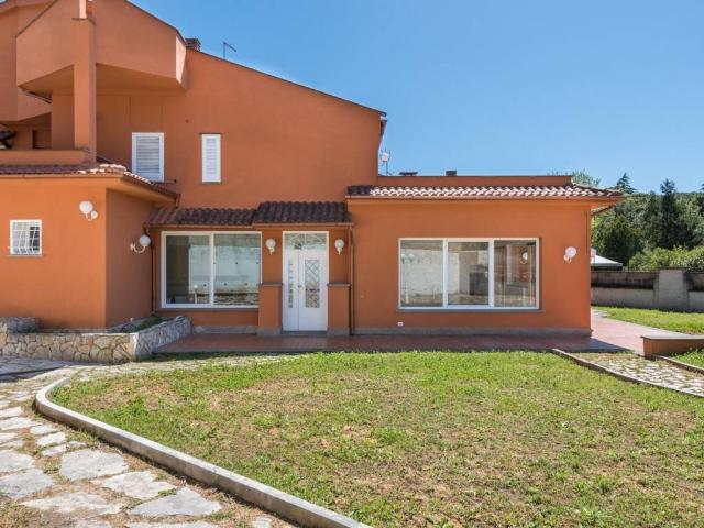 Villa Indipendente in vendita a Roma Capitale, Lazio