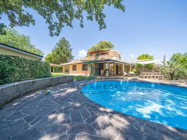 Villa Indipendente in vendita a Roma Capitale, Lazio