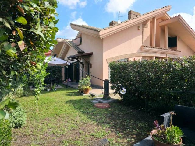 Villa Indipendente in vendita a Roma Capitale, Lazio