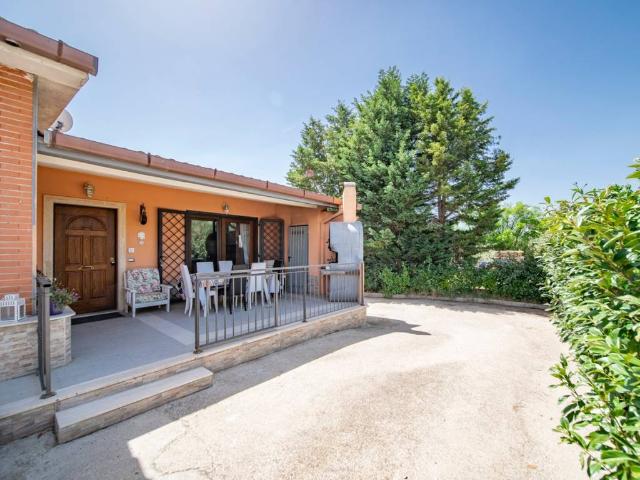 Villa Indipendente in vendita a Roma Capitale, Lazio
