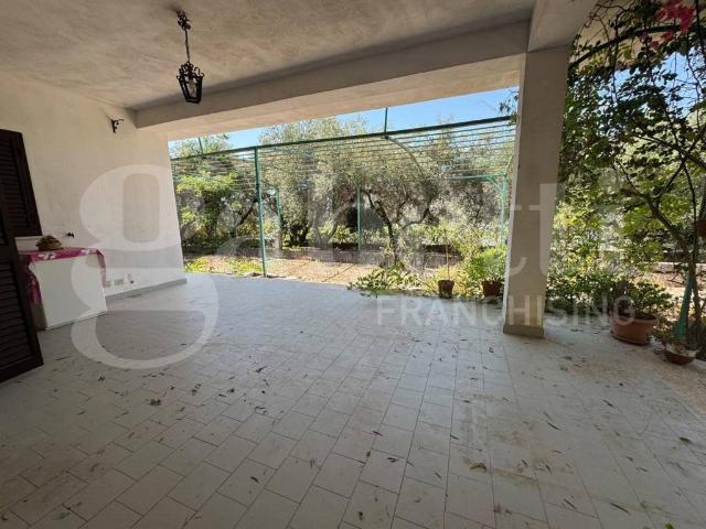 Villa Indipendente in vendita a Itri, Lazio