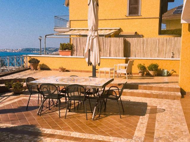 Villa Indipendente in vendita a Formia, Lazio