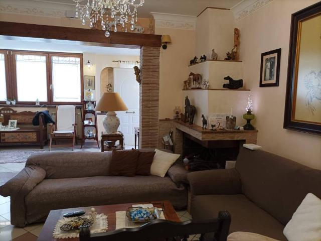 Villa Indipendente in vendita a Formia, Lazio