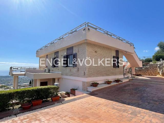 Villa Indipendente in vendita a Formia, Lazio
