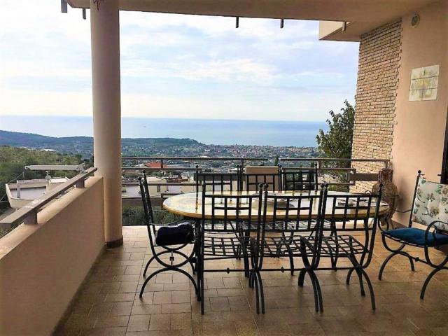 Villa Indipendente in vendita a Formia, Lazio