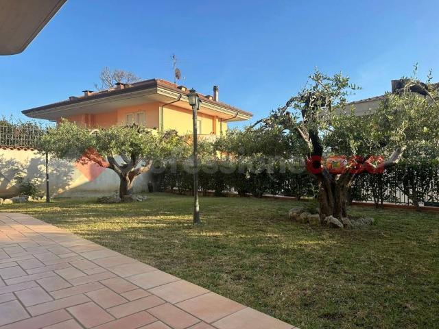 Villa Indipendente in vendita a Formia, Vindicio Di Formia
