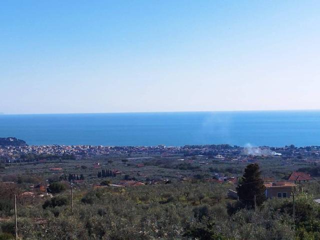 Villa Indipendente in vendita a Formia, Lazio