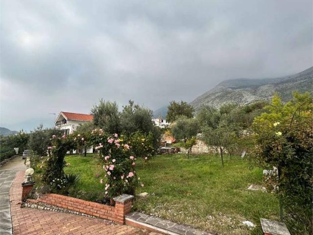 Villa Indipendente in vendita a Formia, Lazio