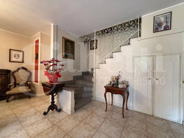 Villa Indipendente in vendita a Formia, Lazio