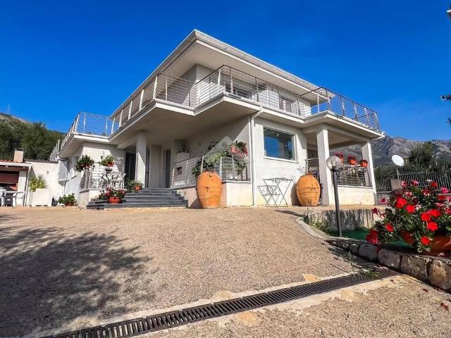 Villa Indipendente in vendita a Maranola, Formia