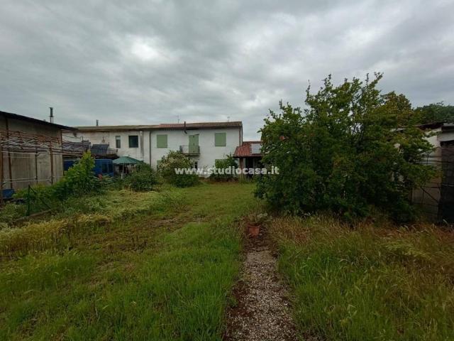 Villa Indipendente in vendita a Formigara, Lombardia