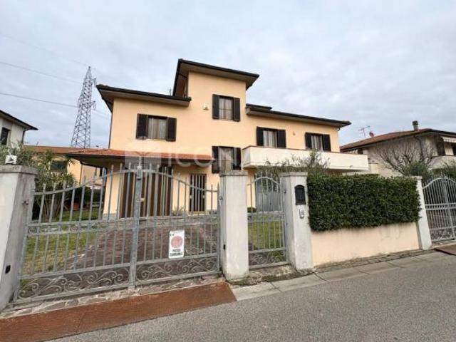 Villa Indipendente in vendita a Calcinaia, Toscana